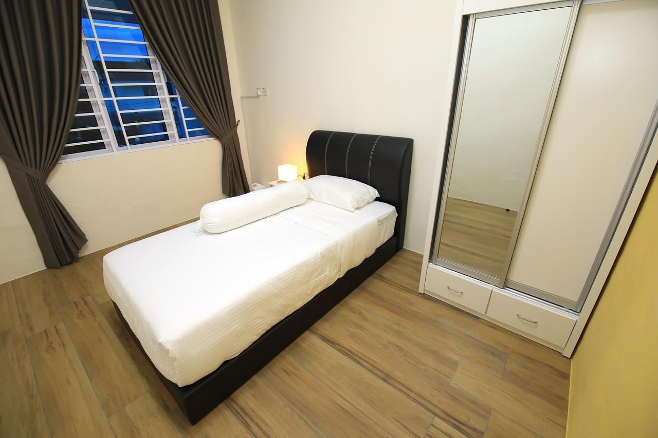 722 Homestay Кучинг Екстериор снимка