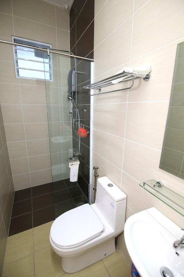 722 Homestay Кучинг Екстериор снимка
